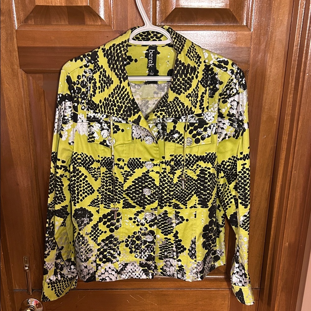 Berek Women’s Vibrant Yellow and Black Shirt Jacket